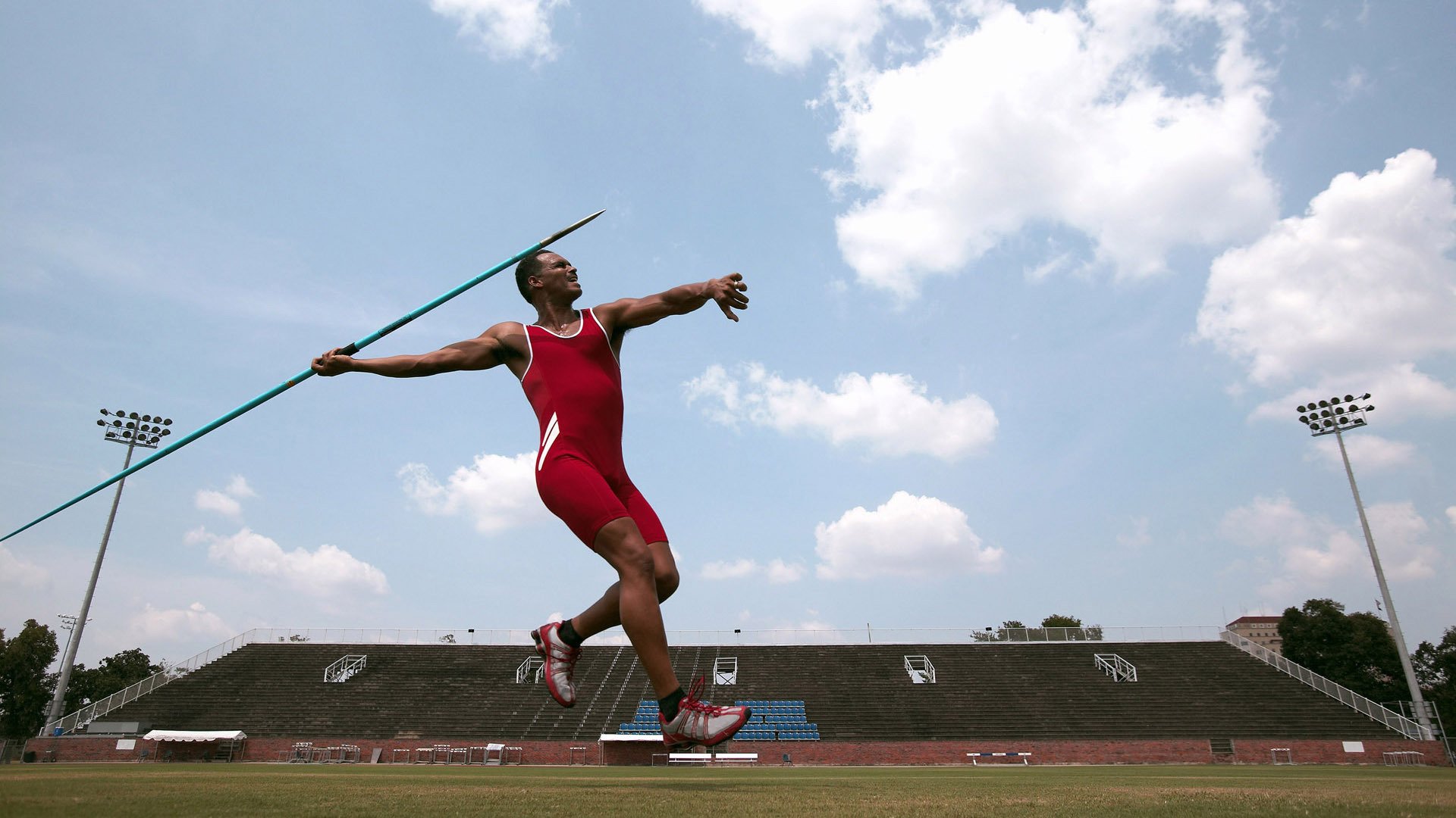 “电动冲浪：2025世界运动会带来马鞍山赛场的全新水上体验”